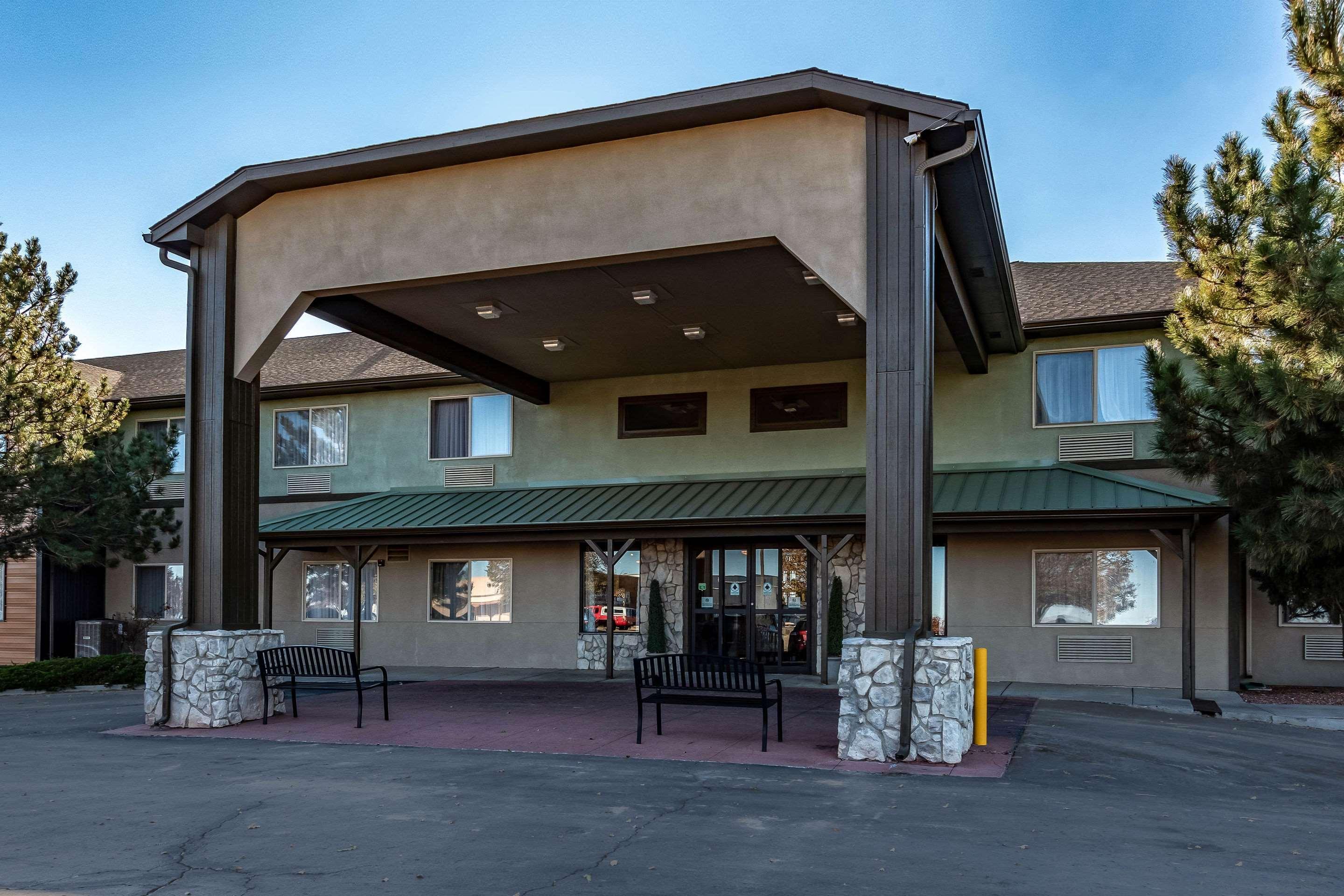 Quality Inn & Suites West Pueblo Exteriör bild